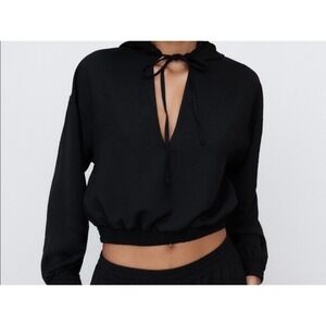 Zara Cropped Hooded Top Women Large Black V-Neck Pullover Blouse Shirt NWOT